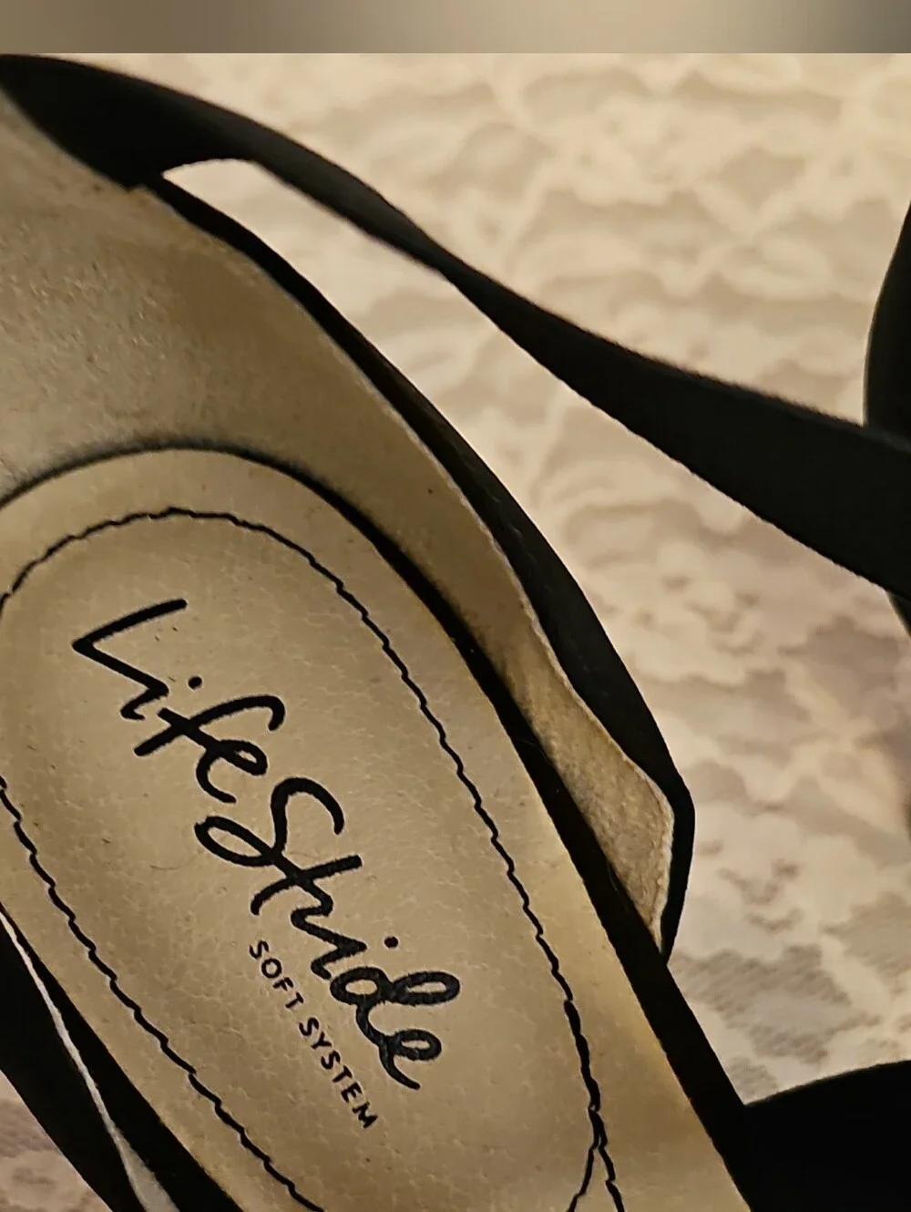 Life Stride Black Fabric Strappy Pointed Toe Slip On Kitten Heel 9.5